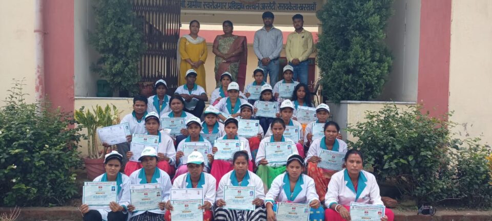 सरायकेला:दस दिवसीय आचार  मशाला पापड़ निर्माण प्रशिक्षण का हुआ समापन। – Vananchal 24TV Live – वनांचल 24TV लाइव