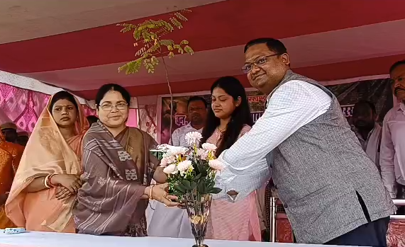 वन पर्यावरण एवं जलवायु परिवर्तन विभाग की ओर से बोराविन्दा में ,74वां वन महोत्सव 2023… – Vananchal 24TV Live – वनांचल 24TV लाइव