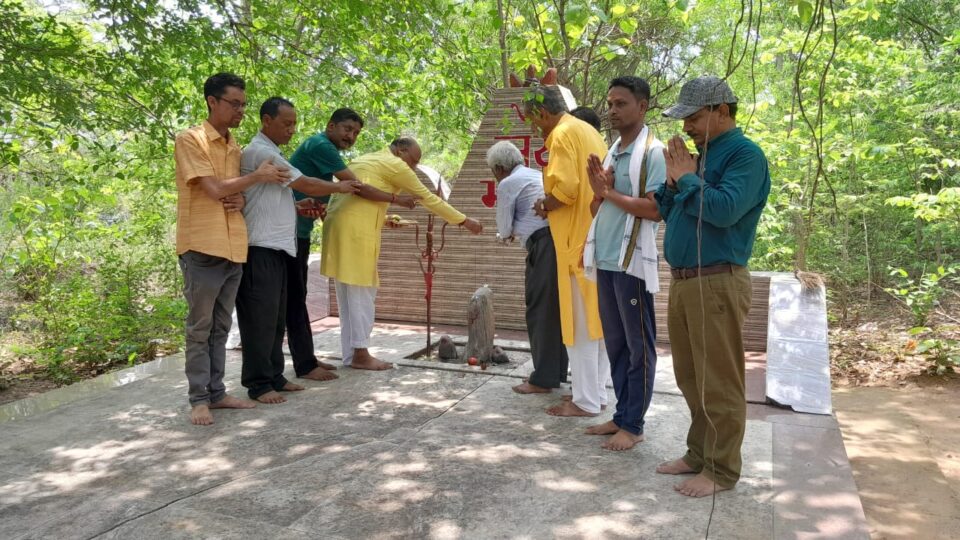 सरायकेला:सावन शुरू होने से पहले सरायकेला के भैरव शाल स्थित सिद्ध भैरव पीठ में भक्तों का हुजूम उमड़ा…