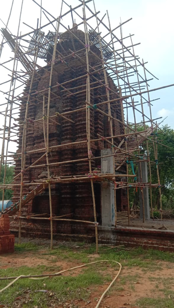 सरायकेला:स्वयंभू सिद्धेश्वर महादेव के मंदिर का शुरू हुआ पुनर्निर्माण…