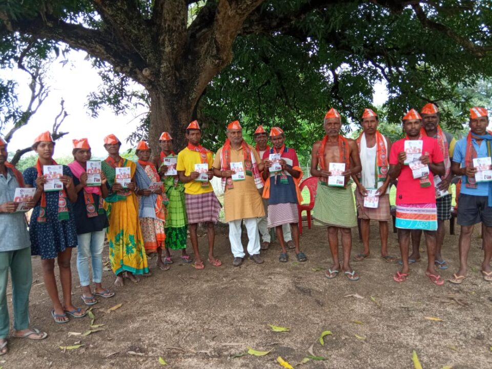 टाटीसिलवे मंडल के बूथ नंबर 212 और 213 के विभिन्न गांव में भाजपा महाजनसंपर्क अभियान कार्यक्रम चलाया… – Vananchal 24TV Live – वनांचल 24TV लाइव