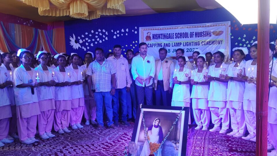 नइटिंगल स्कूल ऑफ नर्सिंग में कैपिंग एवं सपथ ग्रहण समारोह आयोजित… – Vananchal 24TV Live – वनांचल 24TV लाइव