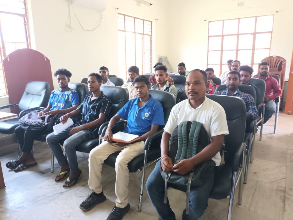सरायकेला:जिला नियोजनालय सह मॉडल कैरियर सेंटर सरायकेला में लगा रोजगार मेला; रिलेशनशिप ऑफिसर एवं सीनियर रिलेशनशिप ऑफिसर के पद पर नियुक्ति हेतु 21 अभ्यर्थियों को किया गया शॉर्टलिस्ट… – Vananchal 24TV Live – वनांचल 24TV लाइव