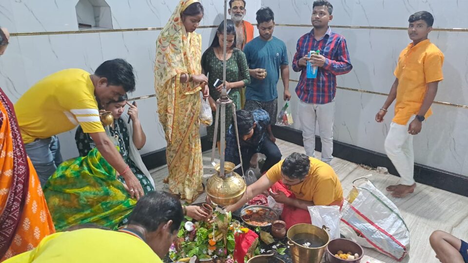 सरायकेला:सावन की पहली सोमवारी पर हर हर महादेव के जयकारे से गूंजे शिवालय; शिवमय बना सरायकेला… – Vananchal 24TV Live – वनांचल 24TV लाइव
