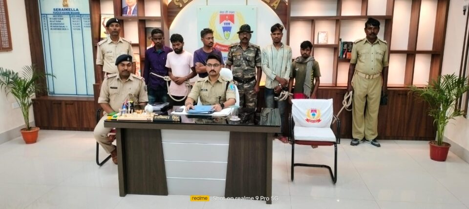 सरायकेला:पुलिस पर चोरों ने किया पथराव; एक आरक्षी घायल; पांच गिरफ्तार… – Vananchal 24TV Live – वनांचल 24TV लाइव