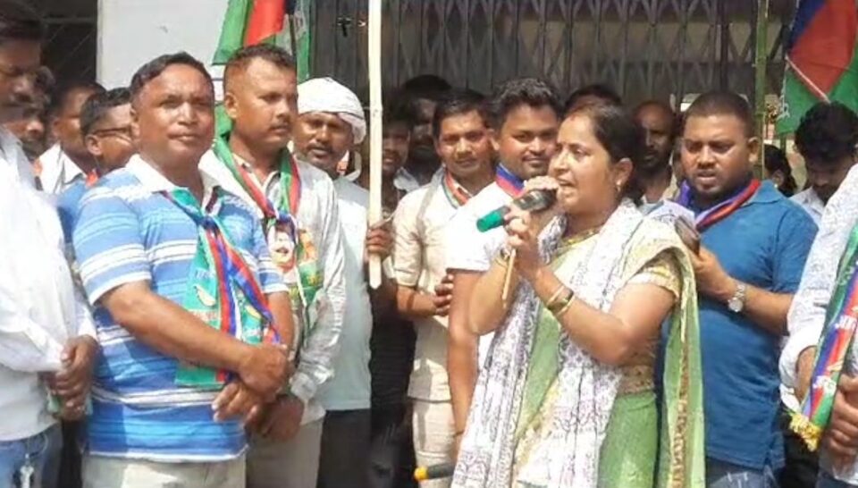 अनगड़ा:सरकार के गलत नीतियों एवं प्रखण्ड में व्याप्त भ्रष्टाचार के खिलाफ हल्ला बोल कार्यक्रम आयोजित… – Vananchal 24TV Live – वनांचल 24TV लाइव