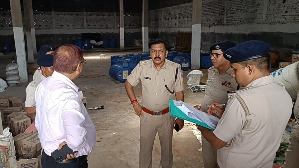 चांडिल- एसपी आंनद प्रकाश ने मिनी शराब फैक्टरी का किया निरीक्षण, कहा -शराब माफियाओं को उखाड़ फेंका जाएगा… – Vananchal 24TV Live – वनांचल 24TV लाइव