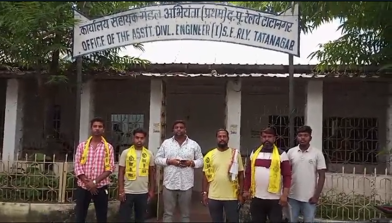 जमशेदपुर:परसुडीह एवं स्टेशन रोड की समस्याओं को लेकर रेल प्रशासन के सहायक मंडल अभियंता कार्यालय पहुंचे मानिक मलिक … – Vananchal 24TV Live – वनांचल 24TV लाइव
