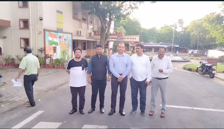 जमशेदपुर :डॉक्टरों को अज्ञात फोन कॉल कर उनसे तीन- चार हजार रुपए की रंगदारी मांगी जाती है…