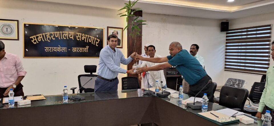 सरायकेला:उपायुक्त की अध्यक्षता में आत्मा शासकीय निकाय एवं जिला स्तरीय खाद्य सुरक्षा मिशन क्रियान्वयन समिति की हुई बैठक सम्पन्न… – Vananchal 24TV Live – वनांचल 24TV लाइव