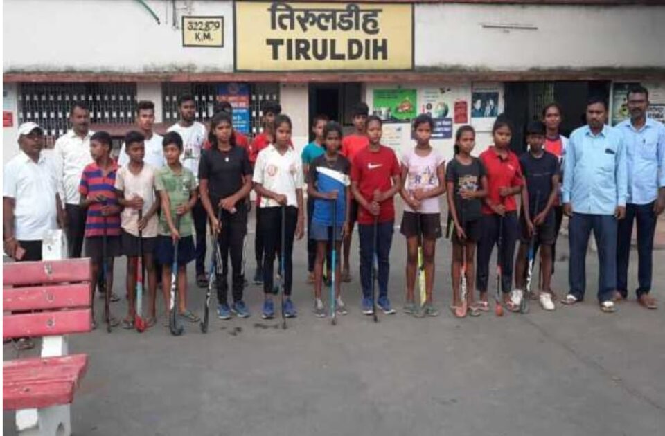 चांडिल:हॉकी प्रतियोगिता में विजय होकर बेटियों ने बढ़ाया क्षेत्र के लोगों का मान, रेलवे स्टेशन पर हुआ भव्य स्वागत… – Vananchal 24TV Live – वनांचल 24TV लाइव