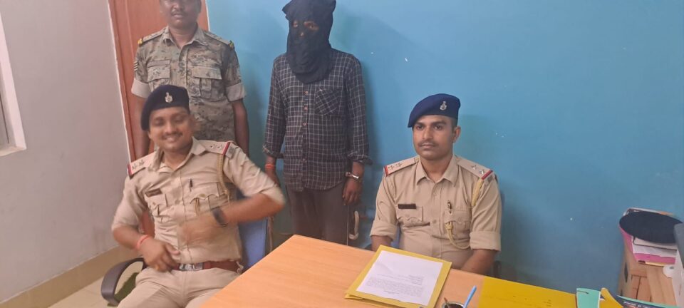 बंद पड़े अभिजीत कंपनी से अल्युमिनियम प्लास्टिक कॉपर तार चोरी करने के आरोप में सरायकेला पुलिस ने एक को किया गिरफ्तार, एक नामजद सहित अन्य आरोपी फरार… – Vananchal 24TV Live – वनांचल 24TV लाइव