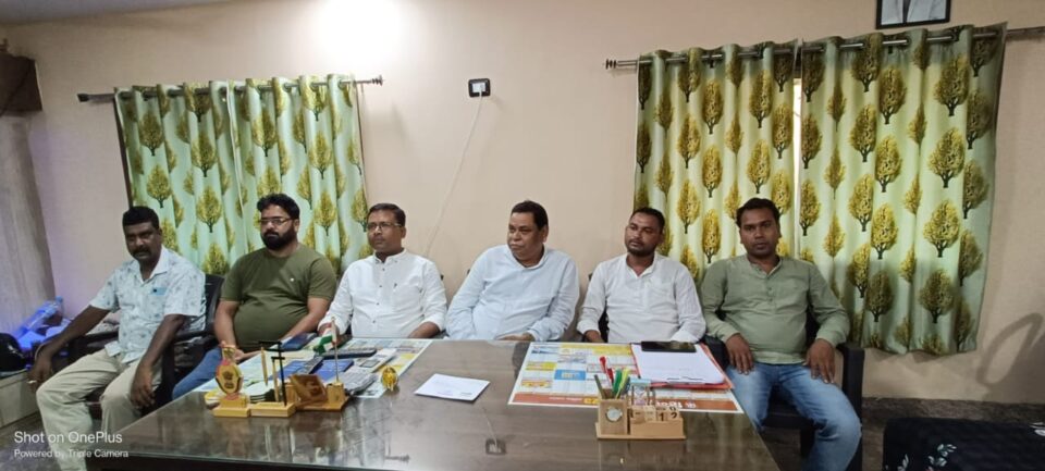 पार्टी के जिला अध्यक्ष ने कहा कई माह पूर्व ही पार्टी विरोधी कार्य के आरोप में निष्कासित कर दिया गया था, जिनके पास जनाधार ही नही तो पार्टी कमजोर की बात कैसे कर रहे है… – Vananchal 24TV Live – वनांचल 24TV लाइव