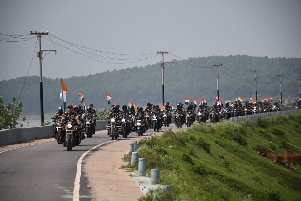 राँची:”मेरी माटी मेरा देश” अभियान के अंतर्गत एस.एस.बी.ने निकाला ”तिरंगा रैली”…   