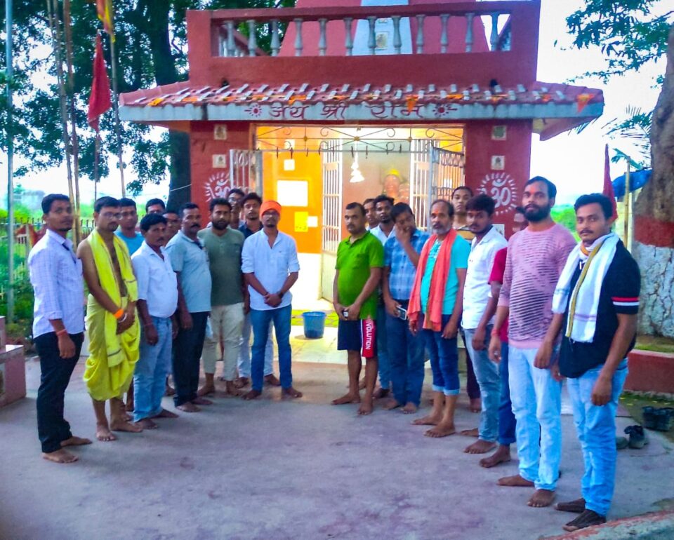 सरायकेला:सनातन दल के द्वारा हनुमान जी की आरती और हनुमान चालीसा पाठ का किया गया आयोजन… – Vananchal 24TV Live – वनांचल 24TV लाइव