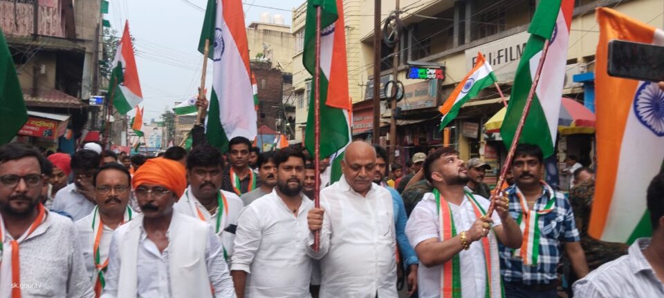 धनबाद:भारत माता की झांकी,डीजे और तोरणद्वार रहे आकर्षण का केंद्र… – Vananchal 24TV Live – वनांचल 24TV लाइव