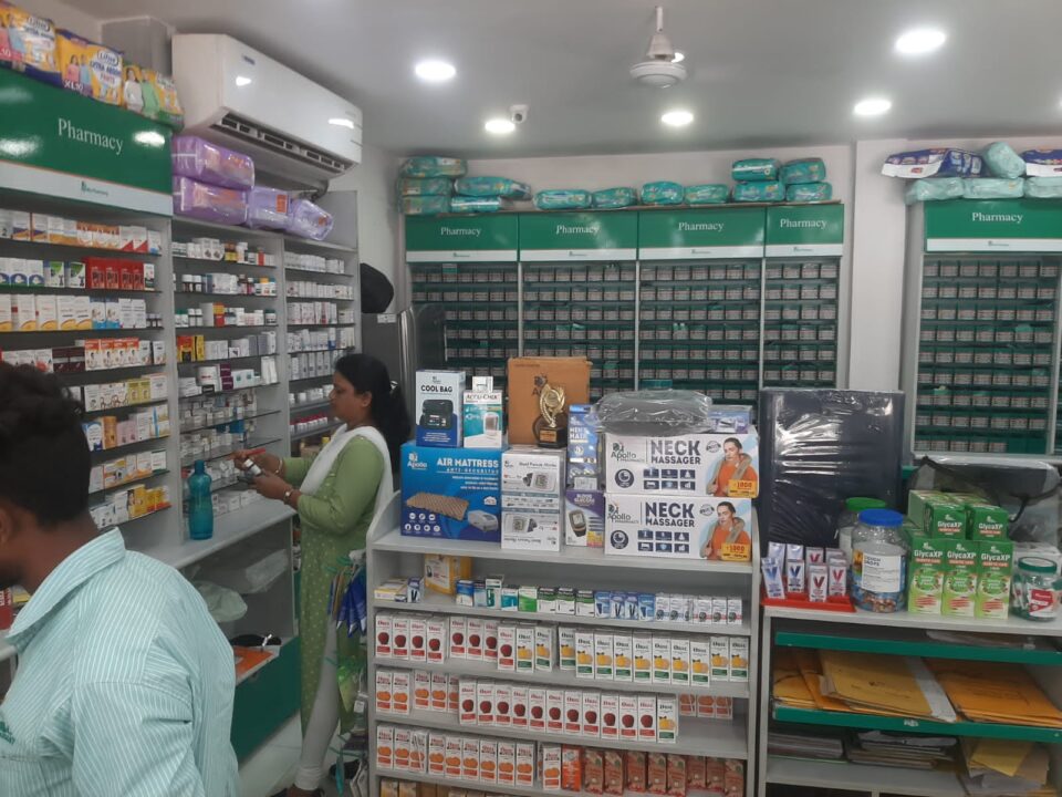 सरायकेला:ड्रग इंस्पेक्टर ने आदित्यपुर-गम्हरिया क्षेत्र के विभिन्न दवा दुकानों का किया औचक निरीक्षण… – Vananchal 24TV Live – वनांचल 24TV लाइव