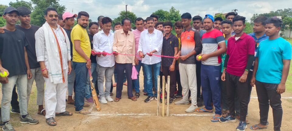 चांडिल :ईचागढ़ विधानसभा के खिलाड़ियों की सहयोग के लिए सदैव तत्पर हूं : हरेलाल…