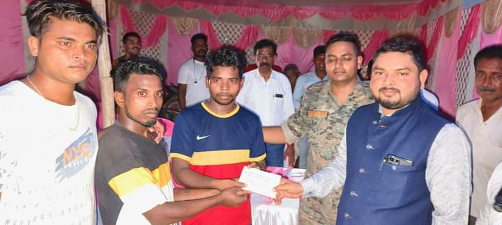 स्व.अनिल गोप की पुण्यतिथि पर फुटबॉल प्रतियोगिता का आयोजन, एफसी तिरुलडीह बना विजेता… – Vananchal 24TV Live – वनांचल 24TV लाइव