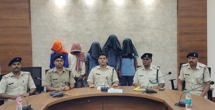 रामगढ़:24 घंटे में पांच अभियुक्त हुए गिरफ्तार… – Vananchal 24TV Live – वनांचल 24TV लाइव