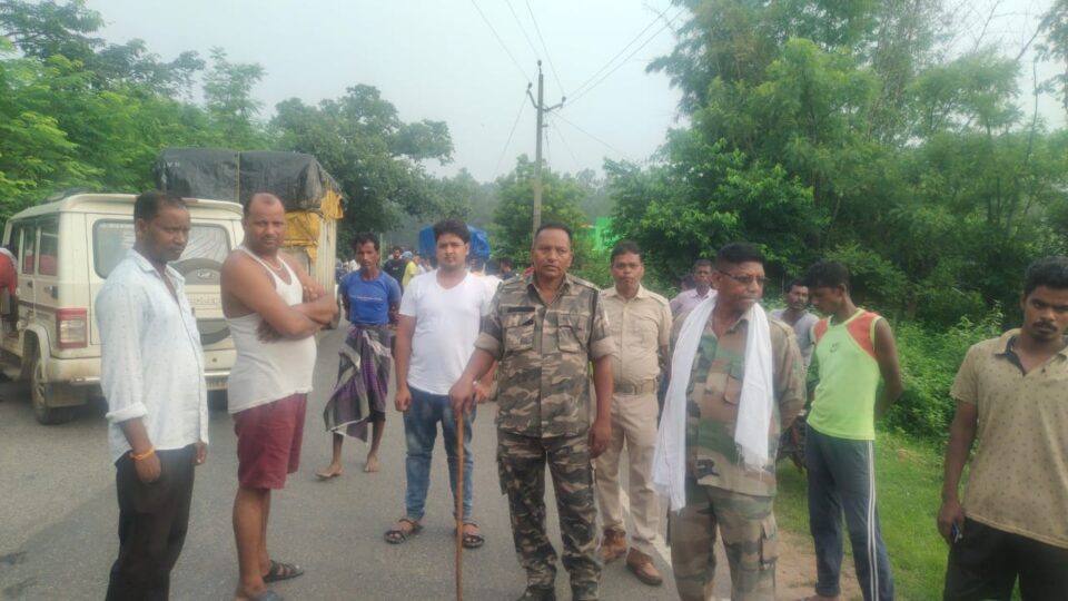 चांडिल:सड़क दुर्घटना में मवेसी की मौत, तीन घंटे किया सड़क जाम… – Vananchal 24TV Live – वनांचल 24TV लाइव