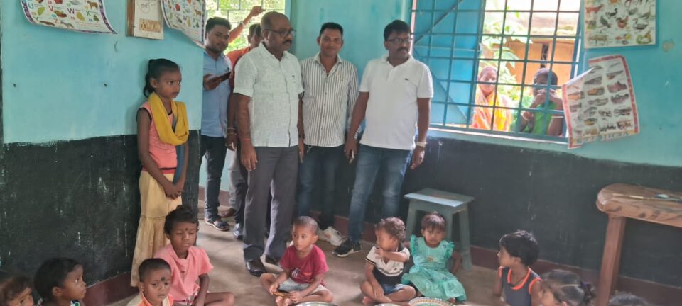 एसडीएम ने किया टीकर पंचायत का औचक निरीक्षण, आंगनबाड़ी केंद्र में पोषाहार का गुणवत्ता का निरीक्षण पोषाहार चखा… – Vananchal 24TV Live – वनांचल 24TV लाइव