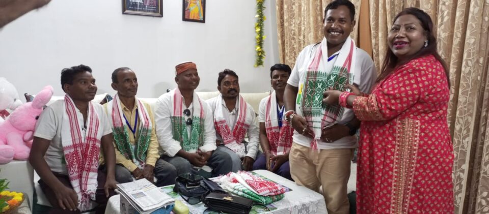 सरायकेला:जंतर मंतर धरना प्रदर्शन से लौटे समाज के लोगों का हुआ सम्मान समारोह… – Vananchal 24TV Live – वनांचल 24TV लाइव