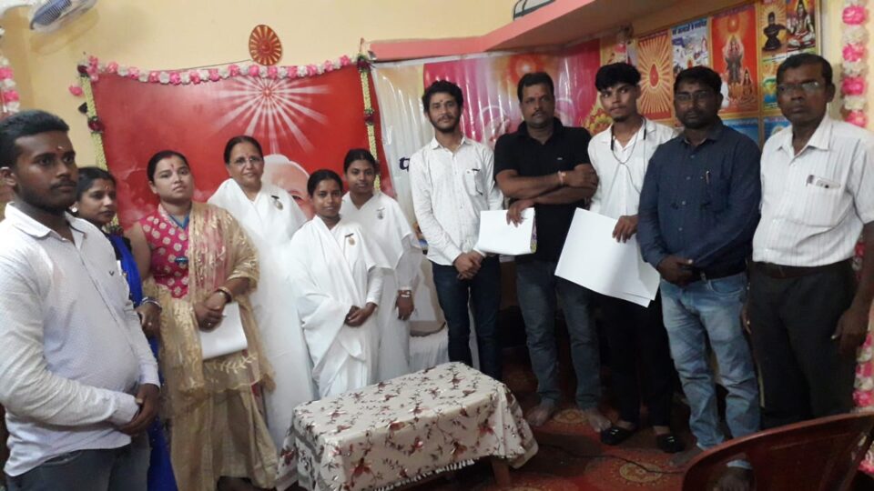 जमशेदपुर :ब्रह्माकुमारी हल्दीपोखर साखा द्वारा आने वाले, रक्षाबंधन त्यौहार को समाज के प्रतिष्ठित समाज सेबियों की उपस्थिति में धूमधाम से मनाया गया…