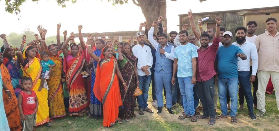 झारखंड:बेहरासुईयाडीह पंचयात चालमो मैदान में आजसू पार्टी सुईयाडीह पंचायत के सभी चूल्हा प्रमुख के साथ डुमरी उपचुनाव को लेकर बैठक… – Vananchal 24TV Live – वनांचल 24TV लाइव