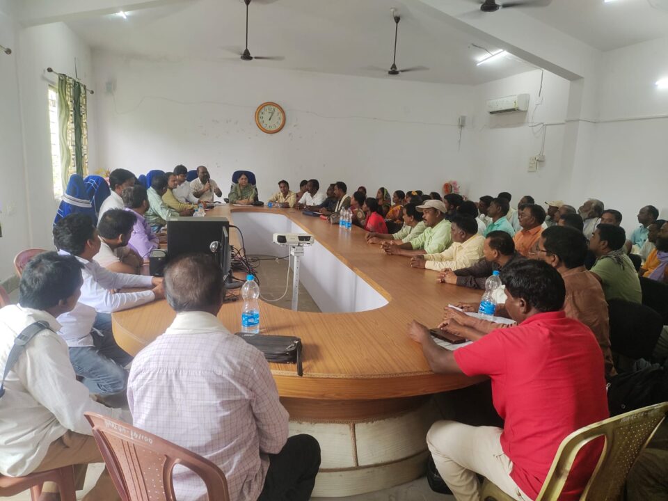 चांडिल:राशन डीलर व पंचायत प्रतिनिधियों के साथ विधायक ने किया बैठक… – Vananchal 24TV Live – वनांचल 24TV लाइव