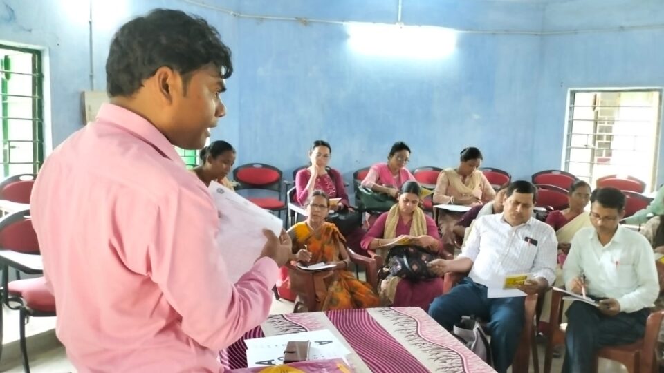 सरायकेला:नोडल शिक्षकों को दिया गया स्कूली बच्चों के नेत्रदोष संबंधी जांच का प्रशिक्षण… – Vananchal 24TV Live – वनांचल 24TV लाइव