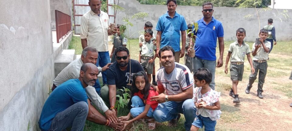 सरायकेला:राजन साह ने अपने सुपुत्री पायल के जन्मदिन पर किया वृक्षारोपण… – Vananchal 24TV Live – वनांचल 24TV लाइव