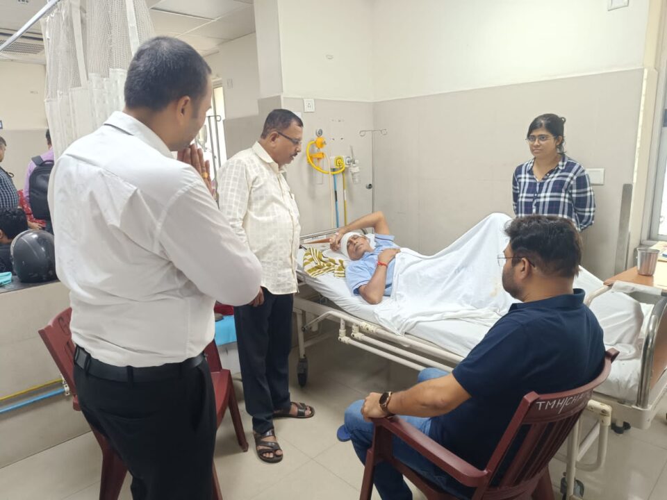 सरायकेला:जमशेदपुर जिला कोर्ट कार्यालय में घुसकर कोर्ट क्लर्क पर जानलेवा हमले की जिला बार एसोसिएशन ने की घोर निंदा; उच्च स्तरीय जांच की मांग की… – Vananchal 24TV Live – वनांचल 24TV लाइव