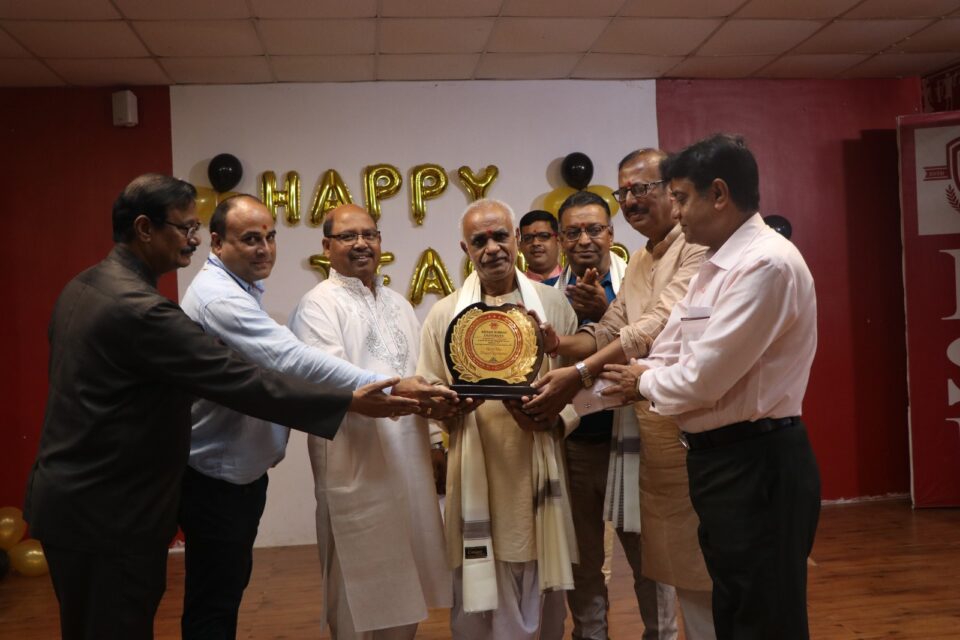जमशेदपुर :नेताजी सुभाष यूनिवर्सिटी में सांस्कृतिक कार्यक्रमों के बीच मना शिक्षक दिवस… – Vananchal 24TV Live – वनांचल 24TV लाइव