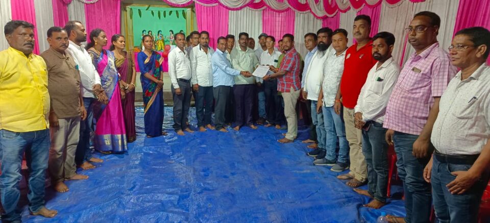महालीमोरूप रेलवे फाटक की समस्या के निष्पादन हेतू रेलवे मंडल प्रबंधक चक्रधरपुर के नाम खरसावां विधायक दशरथ को मांग पत्र सौंपा… – Vananchal 24TV Live – वनांचल 24TV लाइव