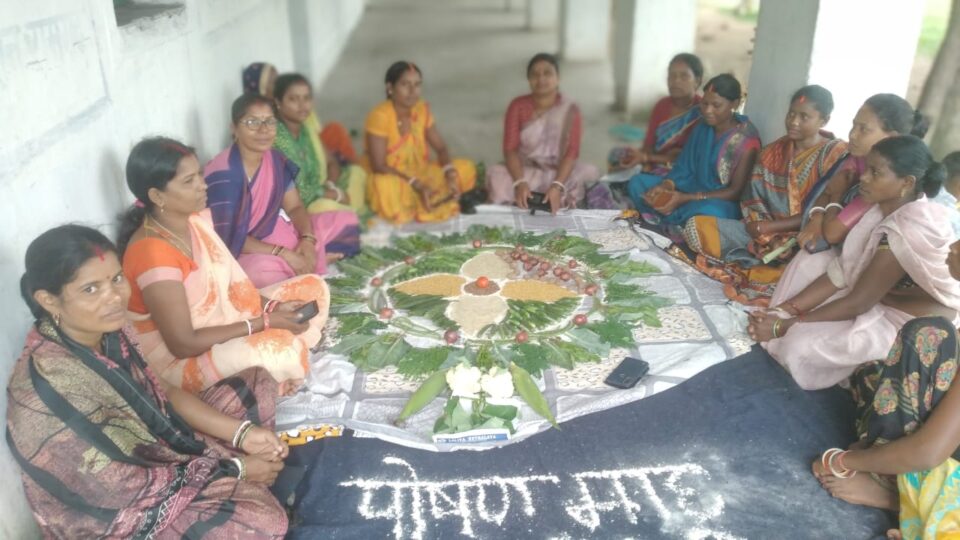 राष्ट्रीय पोषण माह के तहत हुआ विभिन्न कार्यक्रमों का आयोजन,आंगनबाड़ी सेविकाओं एवं सहायिकाओं द्वारा आंगनबाड़ी केंद्रों में पोषण रंगोली व पोषण संबंधित चर्चा आयोजित…