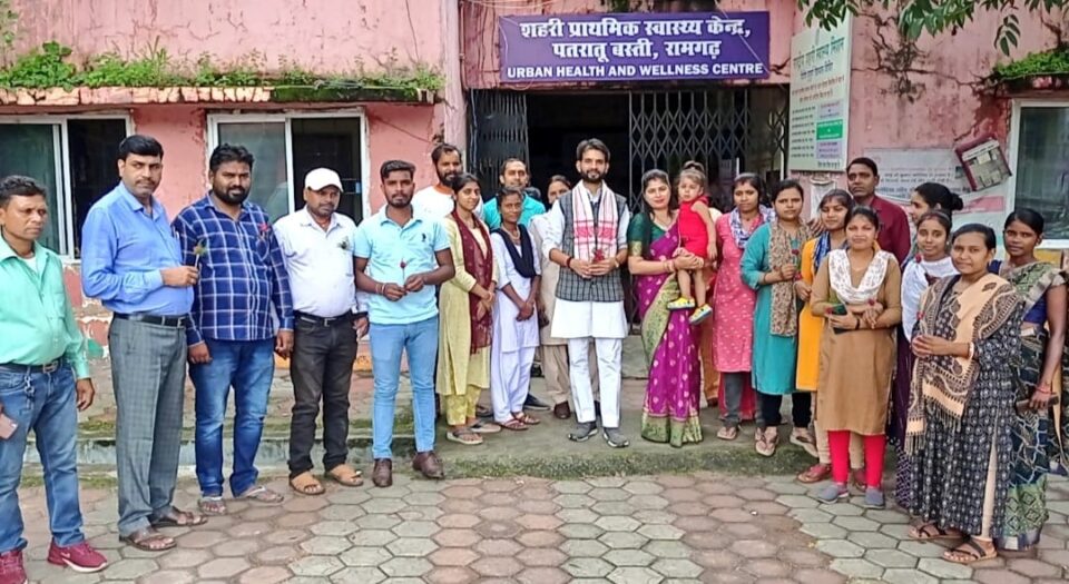 पुराने सदर अस्पताल के डॉक्टर्स सहित सभी को धनंजय ने किया सम्मानित… – Vananchal 24TV Live – वनांचल 24TV लाइव