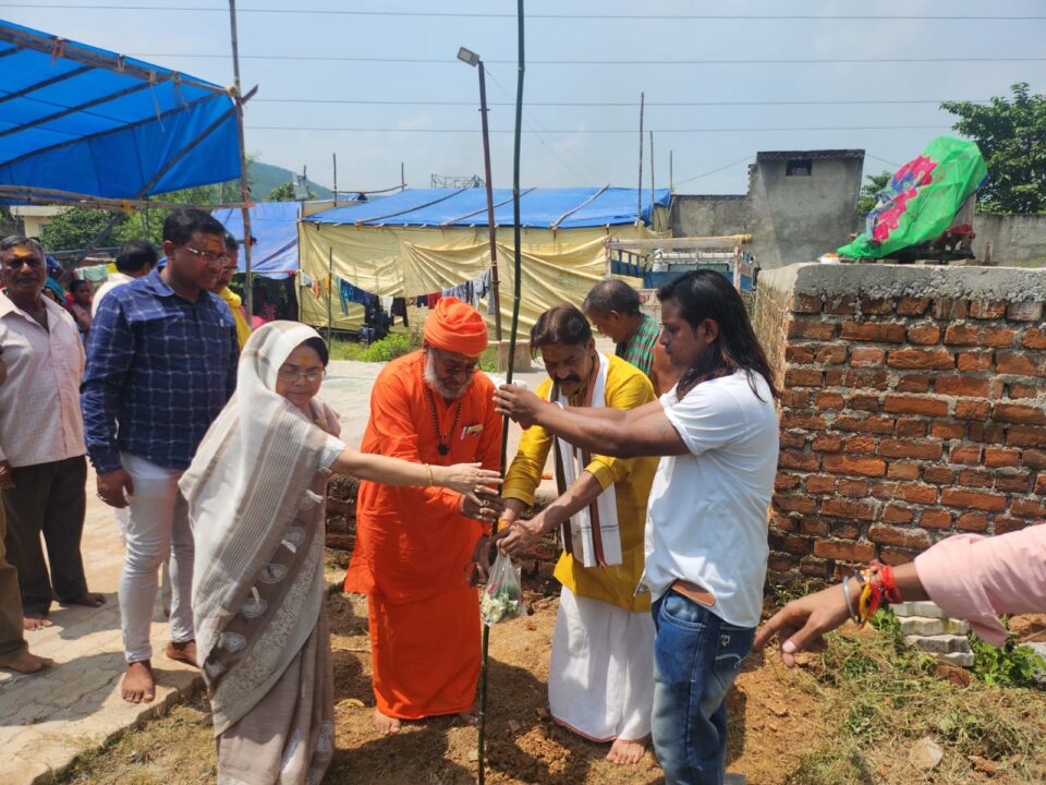 आसनबनी व फदलोगोड़ा सार्वजनिक दुर्गा पूजा पंडाल भूमि पूजन में शामिल हुए विधायक सविता महतो… – Vananchal 24TV Live – वनांचल 24TV लाइव