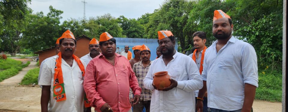 दिल्ली में शहीदों के सम्मान में बन रहे अमृत वाटिका के लिए घर घर से मिट्टी संग्रह कार्यक्रम का शुभारंभ.. – Vananchal 24TV Live – वनांचल 24TV लाइव
