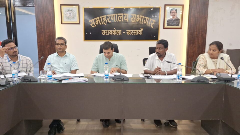 उपायुक्त की अध्यक्षता में डिस्ट्रिक्ट लेवल कोऑर्डिनेशन कमिटी (DLCC) की हुई बैठक सम्पन्न… – Vananchal 24TV Live – वनांचल 24TV लाइव