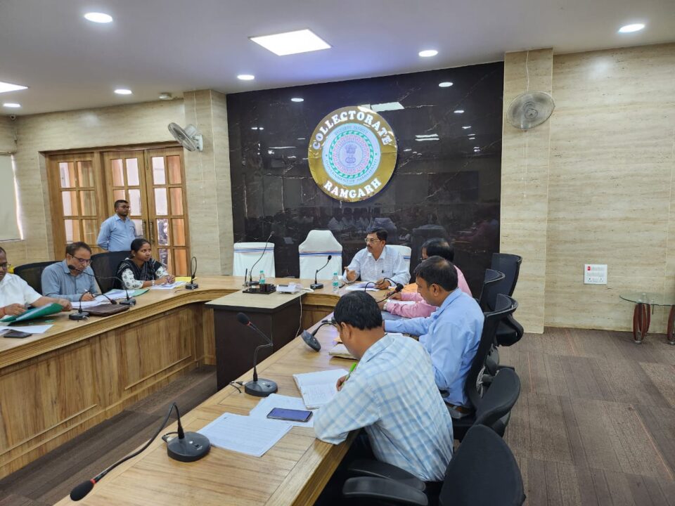उप विकास आयुक्त ने की मनरेगा एवं प्रधानमंत्री आवास योजना के तहत हो रहे कार्यों की समीक्षा… – Vananchal 24TV Live – वनांचल 24TV लाइव