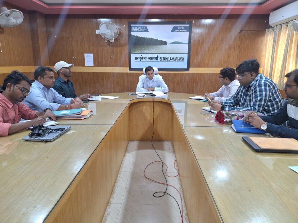 उपायुक्त ने की श्रम, नियोजन, प्रशिक्षण एवं कौशल विकास विभाग की समीक्षा… – Vananchal 24TV Live – वनांचल 24TV लाइव
