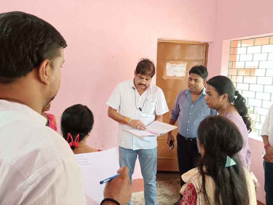 सरायकेला:अनुमंडल पदाधिकारी सरायकेला सह वरीय पदाधिकारी ने किया खरसावां प्रखंड का औचक निरीक्षण; योजनाओं को निर्धारित समयावधी में पूर्ण करने तथा लंबित कार्यों में प्रगति लाने के दिए निर्देश…