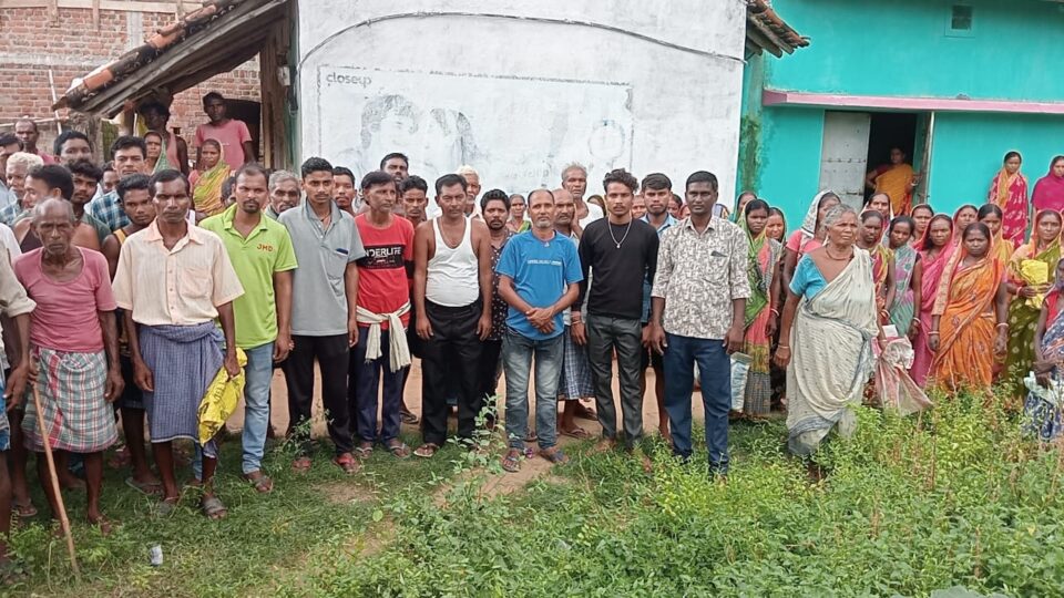 ईचागढ़:डीलर द्वारा कम राशन देने के खिलाफ लाभूकों ने किया प्रदर्शन… – Vananchal 24TV Live – वनांचल 24TV लाइव