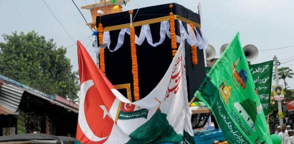 दुमका : रानीश्वर प्रखंड के विभिन्न हिस्सों में शांति व सौहार्द्रपूर्ण वातावरण में मनाया गया मीलाद उन नबी पर्व…