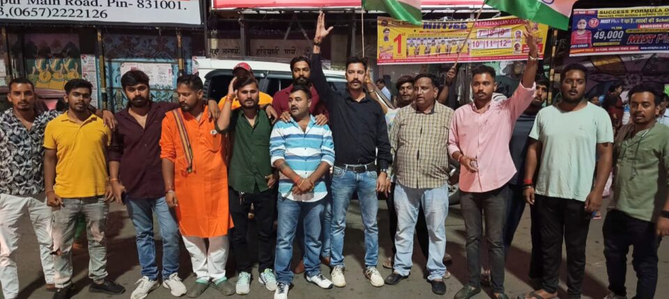 क्षत्रिय समाज का इतिहास हमेशा से ही बलिदान का रहा है, मनोज झा अपना मानसिक संतुलन का इलाज करवाएं – बिनय सिंह… – Vananchal 24TV Live – वनांचल 24TV लाइव