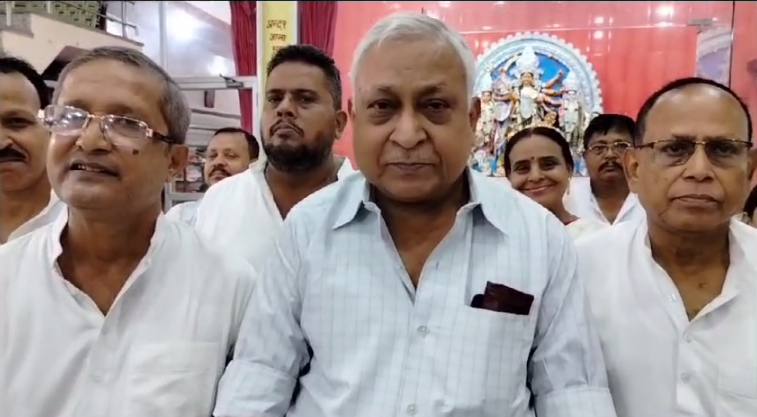 जमशेदपुर:महालया के अवसर पर जुगसलाई दुर्गा बाड़ी ट्रस्ट द्वारा बाजे गाजे के साथ प्रभात फेरी निकाली गई, पारंपरिक परिधान में महिला व पुरुष श्रद्धालु इस प्रभात फेरी में शामिल हो के पूरे क्षेत्र का भ्रमण किये…