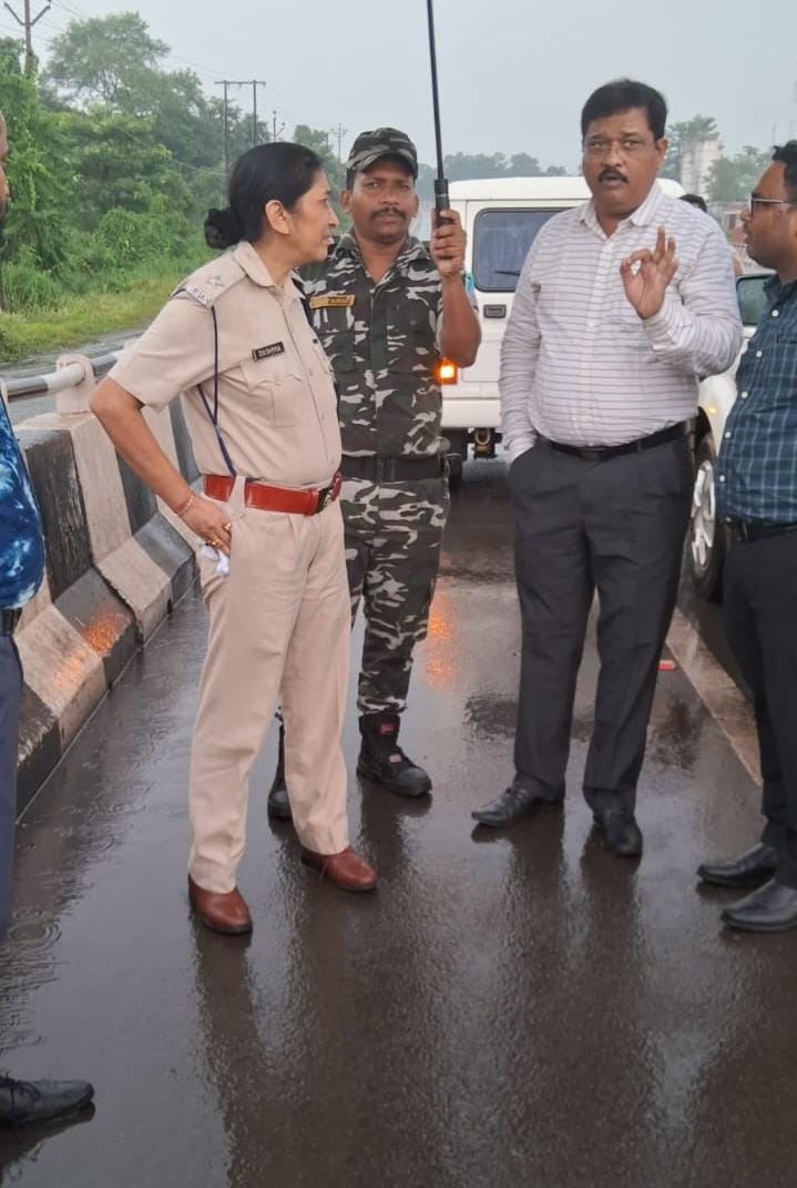 सड़क दुर्घटनाओ पर नियंत्रण तथा ओवर स्पीडीँग, रॉंग साइड ड्राइविंग के विरुद्ध एडीसी एवं डीटीओ ने चलाया विशेष जाँच अभियान; सड़क सुरक्षा एवं यातायात नियमों के अनुपालन सुनिश्चित करने को लेकर लोगों को किया गया जागरूक