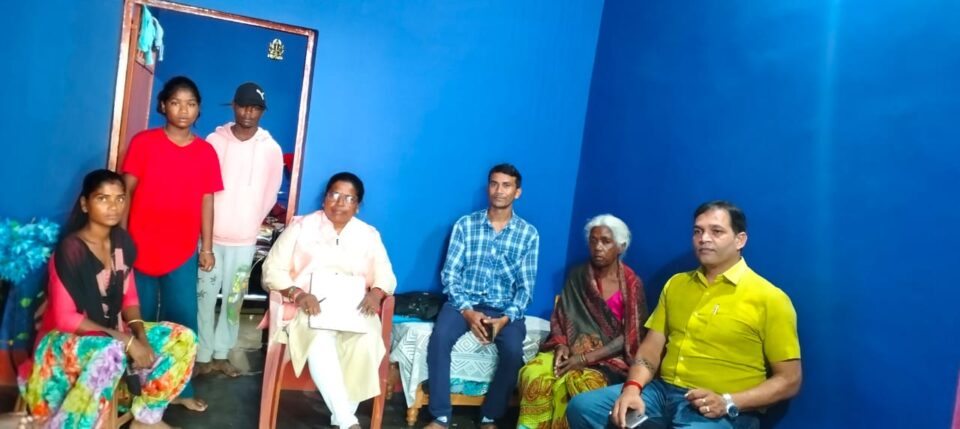 दुर्घटना में मारे गए जीवन महली के परिजन को सरकार दे सभी सुविधा ..आरती कुजूर