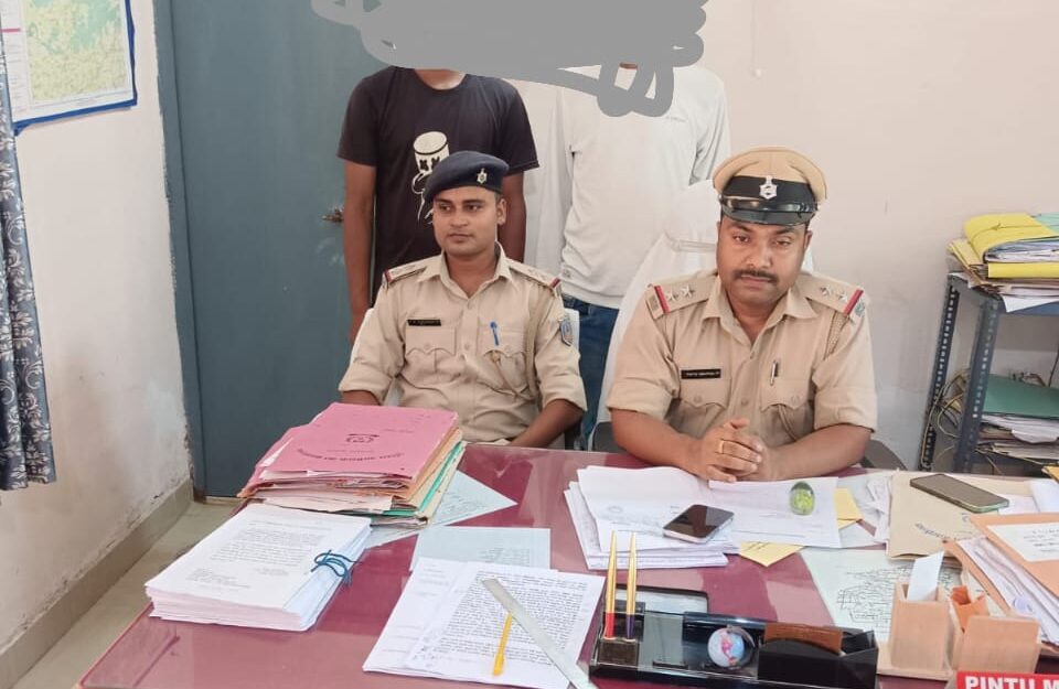 खरसावां पुलिस ने यूएएसए मेड पिस्टल के साथ दो अपराधियों को दबोचा… – Vananchal 24TV Live – वनांचल 24TV लाइव
